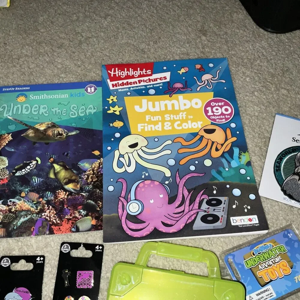 SEAWORLD REUSABLE BAG, GIRLS BUNDLE NECKLACE,SHIRT PINS,KEYCHAIN, PATCH,BOOK, ET